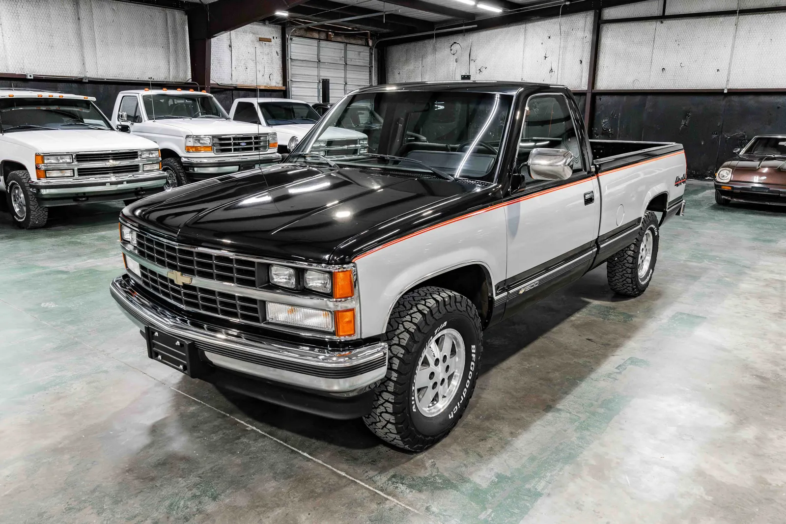 One Owner 1988-Chevrolet-Silverado-Black-306617-33.jpg